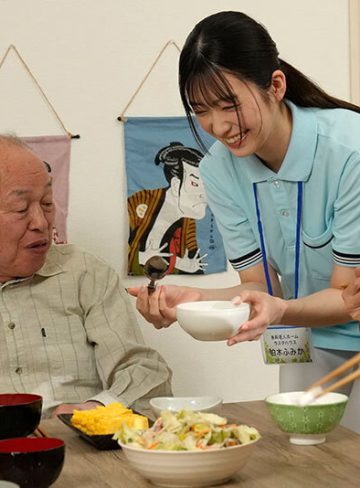 ebwh00267｜柏木ふみか｜優しくて断れない人妻介護士は 真っ白な女体を高齢者に貪られ… 濃厚こってり計16P乱交 柏木ふみか